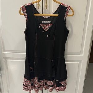 Chic Black and Red Floral Sleeveless Blouse